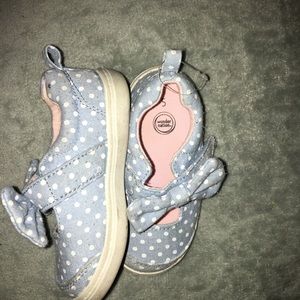Toddler girls size 5 sneakers